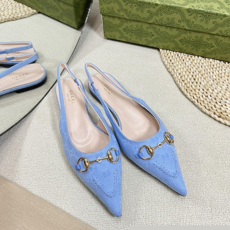 G*u*i sandals